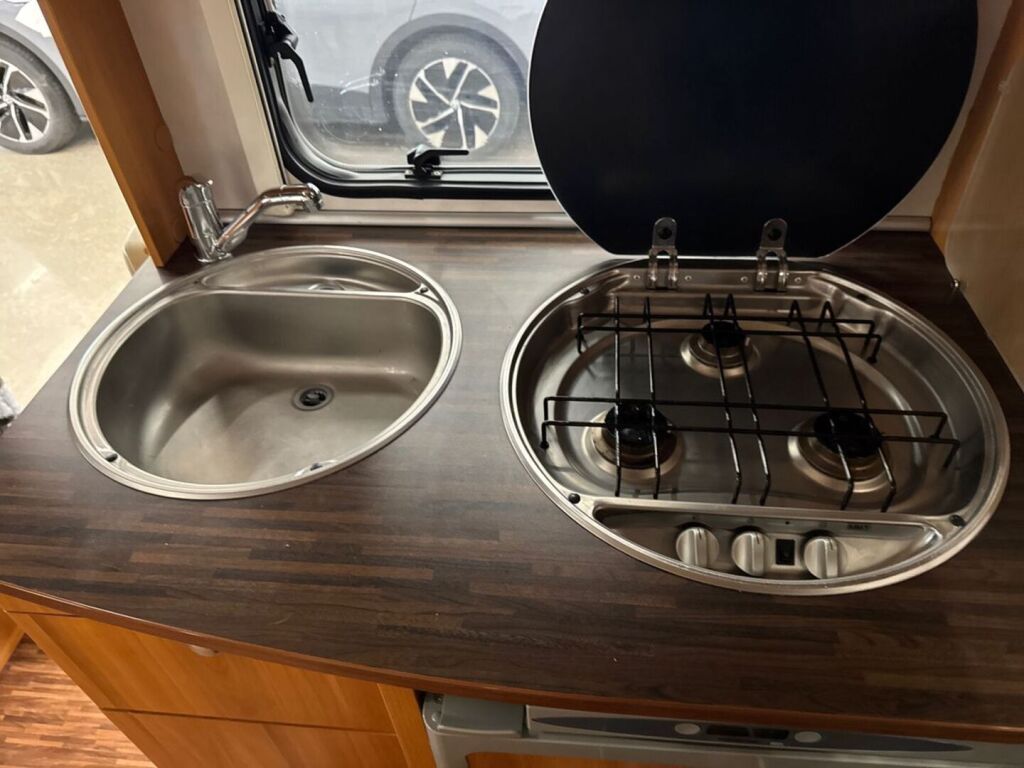Hymer EXSIS-i 572 2009 Harmaa