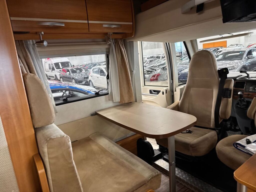 Hymer EXSIS-i 572 2009 Harmaa