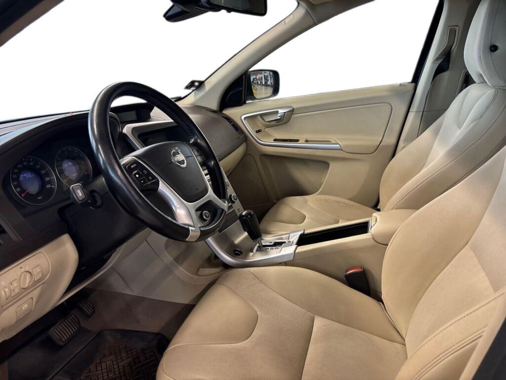 Volvo XC60 2009 Musta