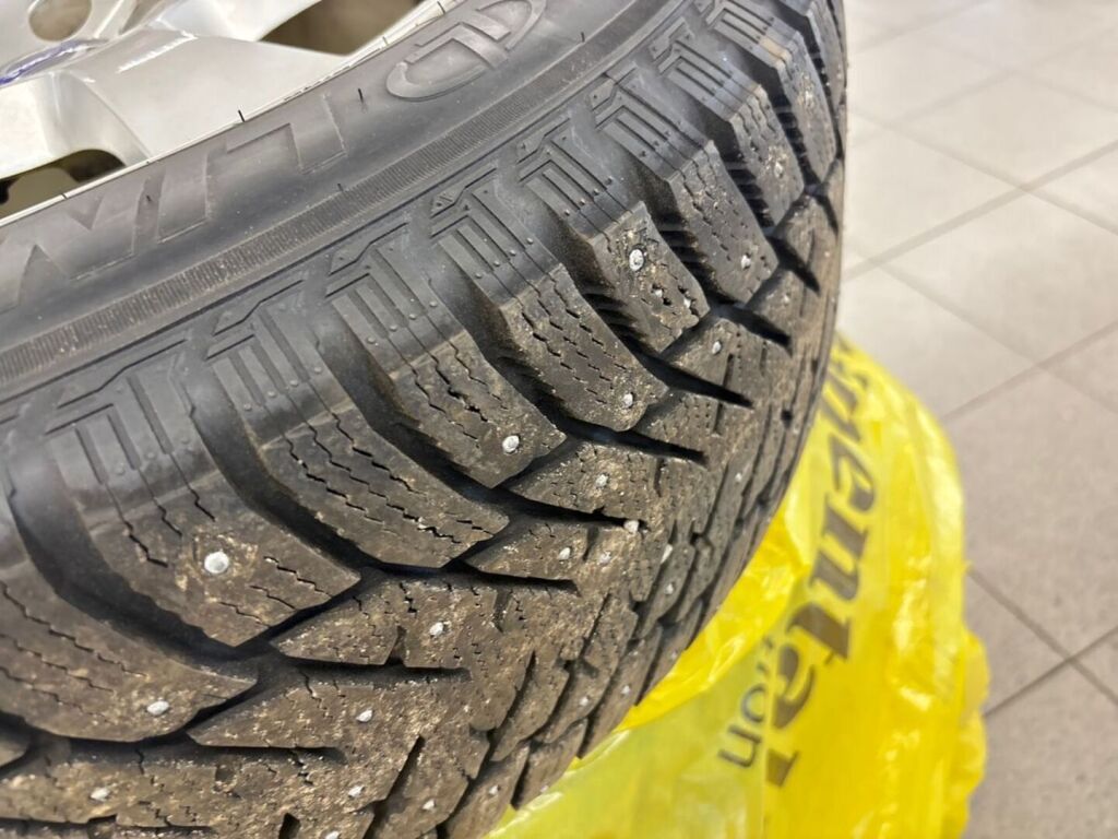 Volvo XC60 2009 Musta