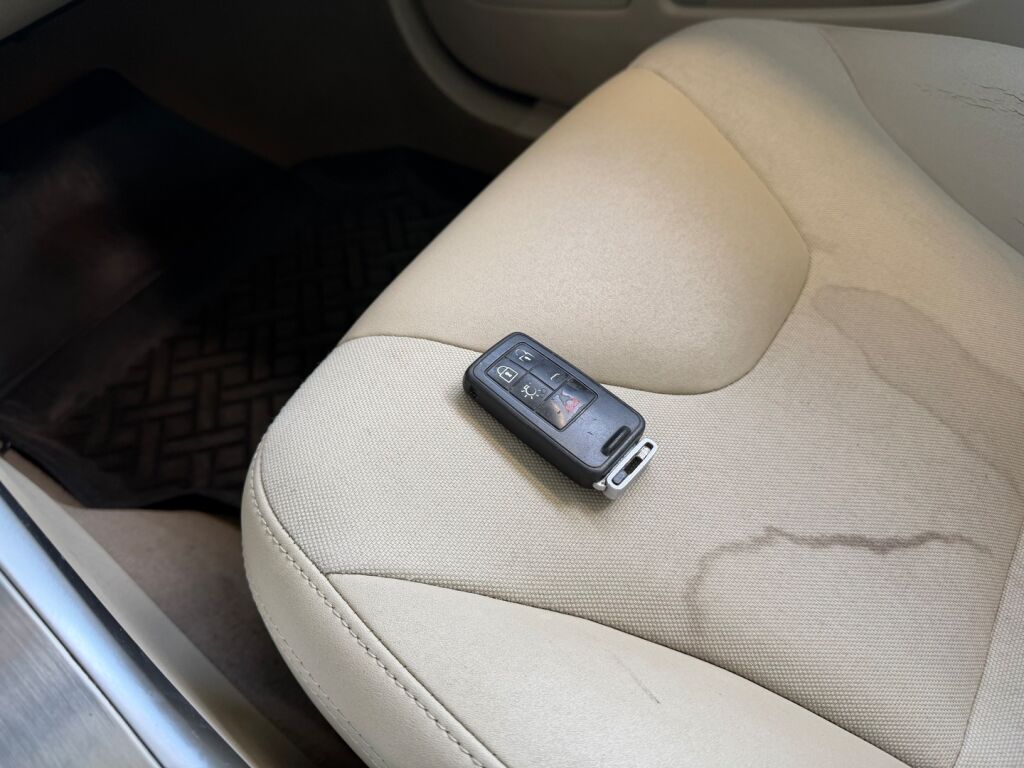 Volvo XC60 2009 Musta