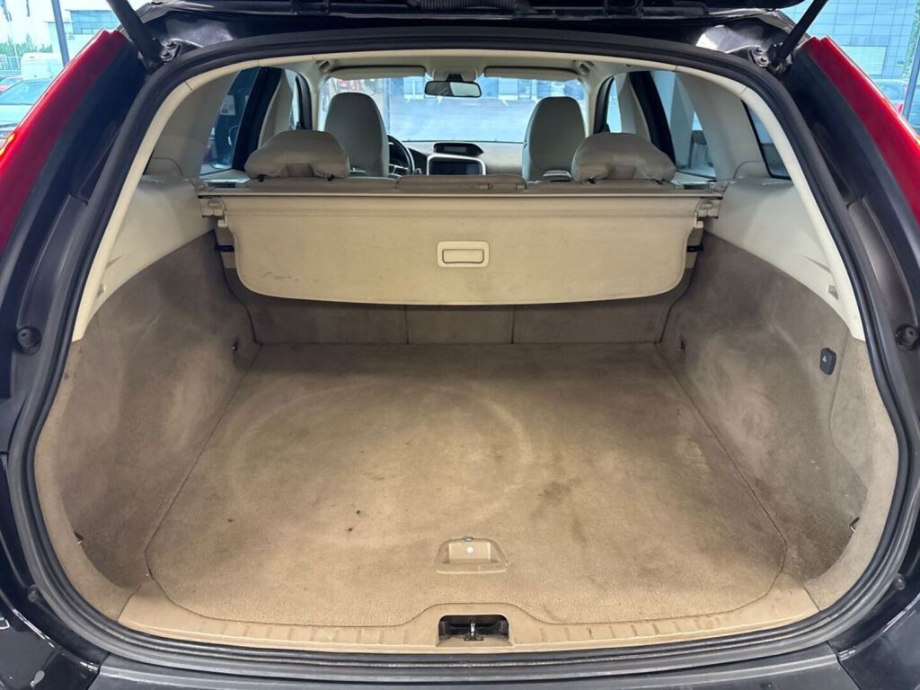 Volvo XC60 2009 Musta