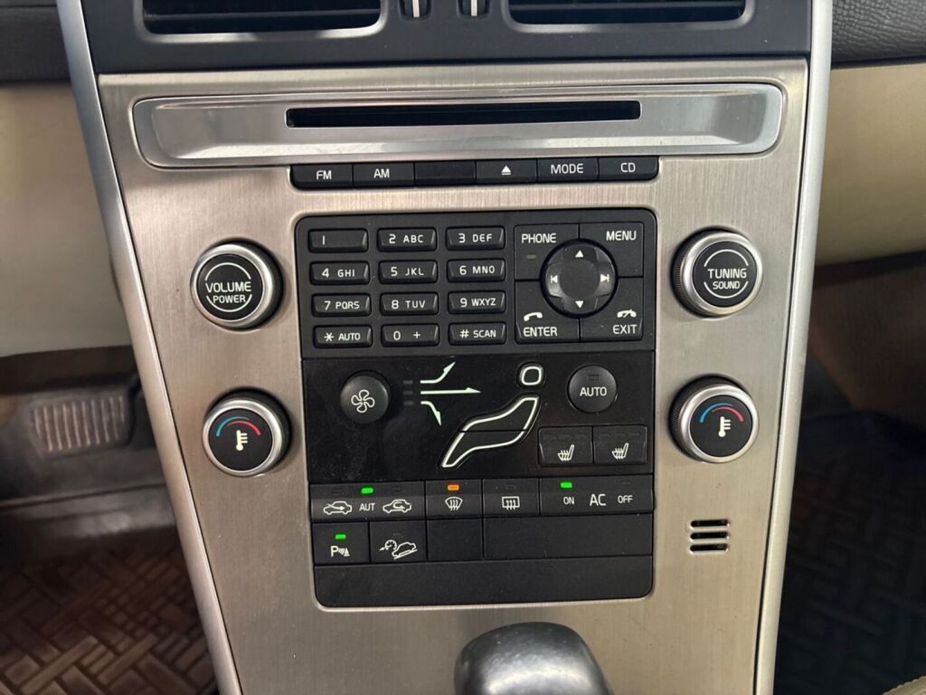 Volvo XC60 2009 Musta