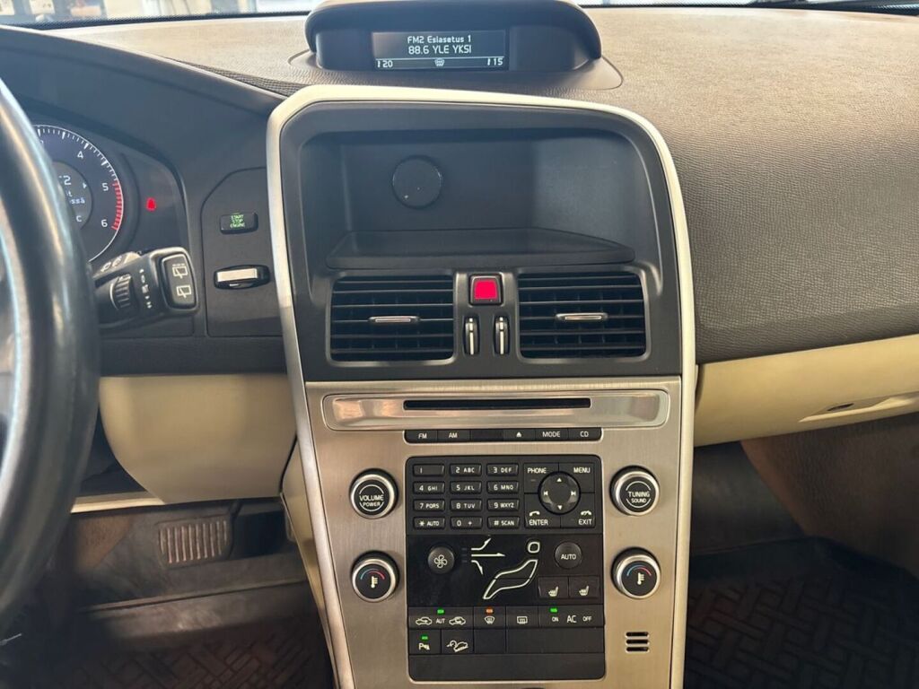 Volvo XC60 2009 Musta