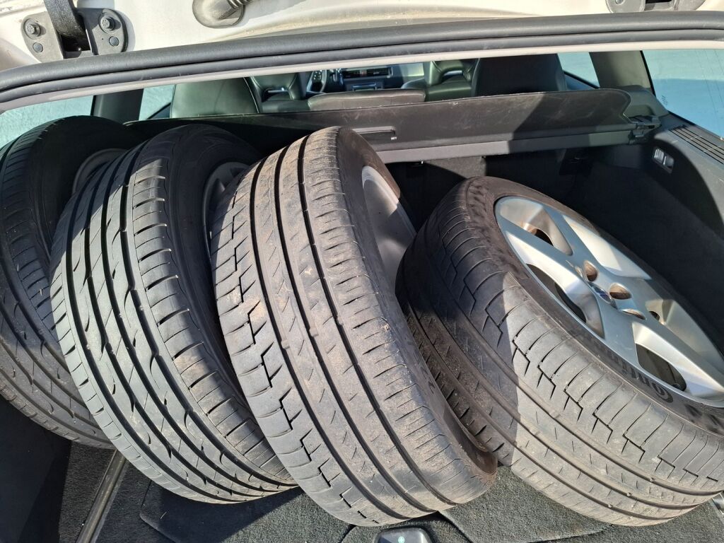 Volvo V70 2009 Ruskea (beige)