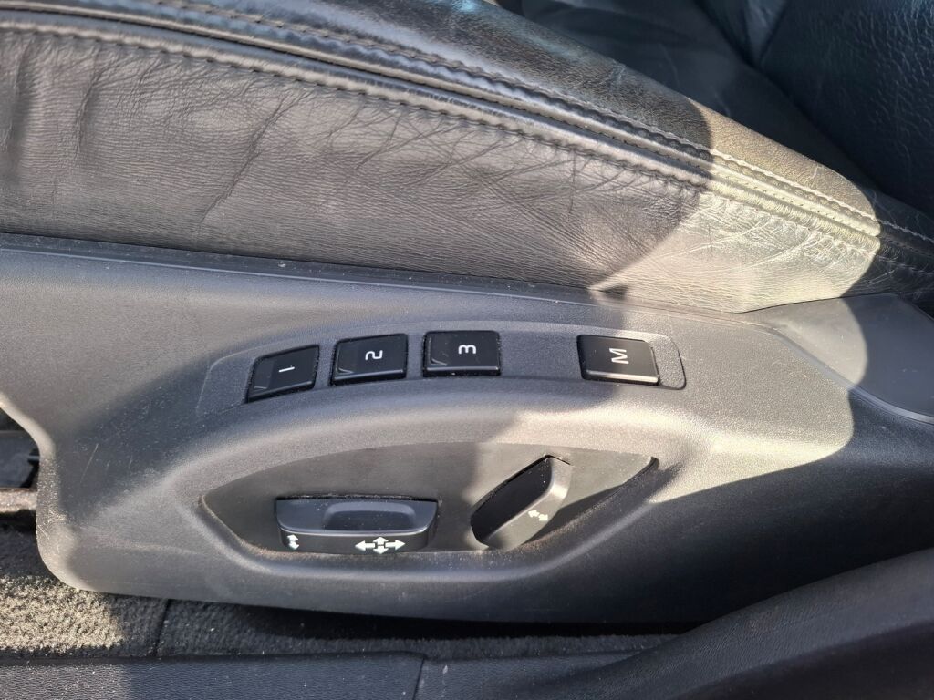 Volvo V70 2009 Ruskea (beige)