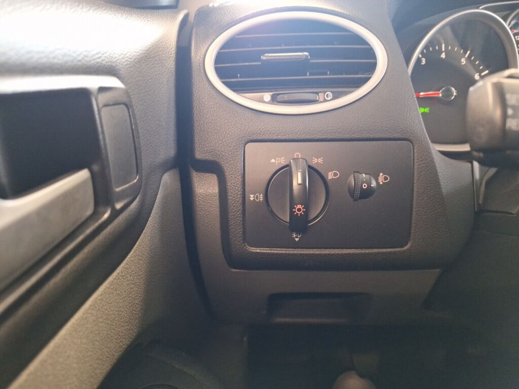 Ford Focus 2009 Harmaa