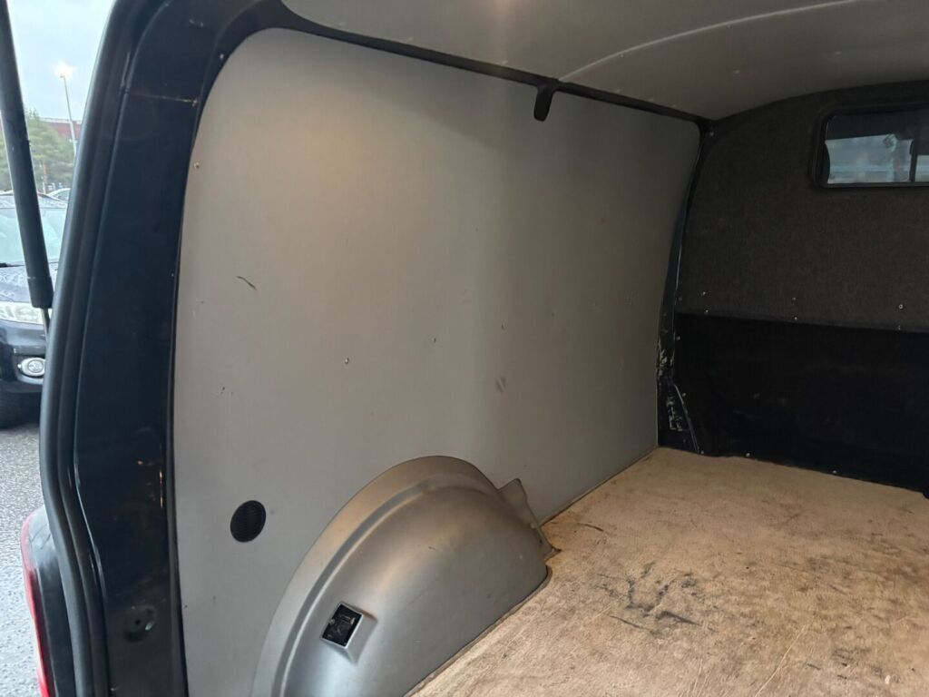 Volkswagen Transporter 2010 Musta