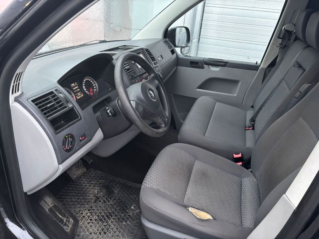Volkswagen Transporter 2010 Musta