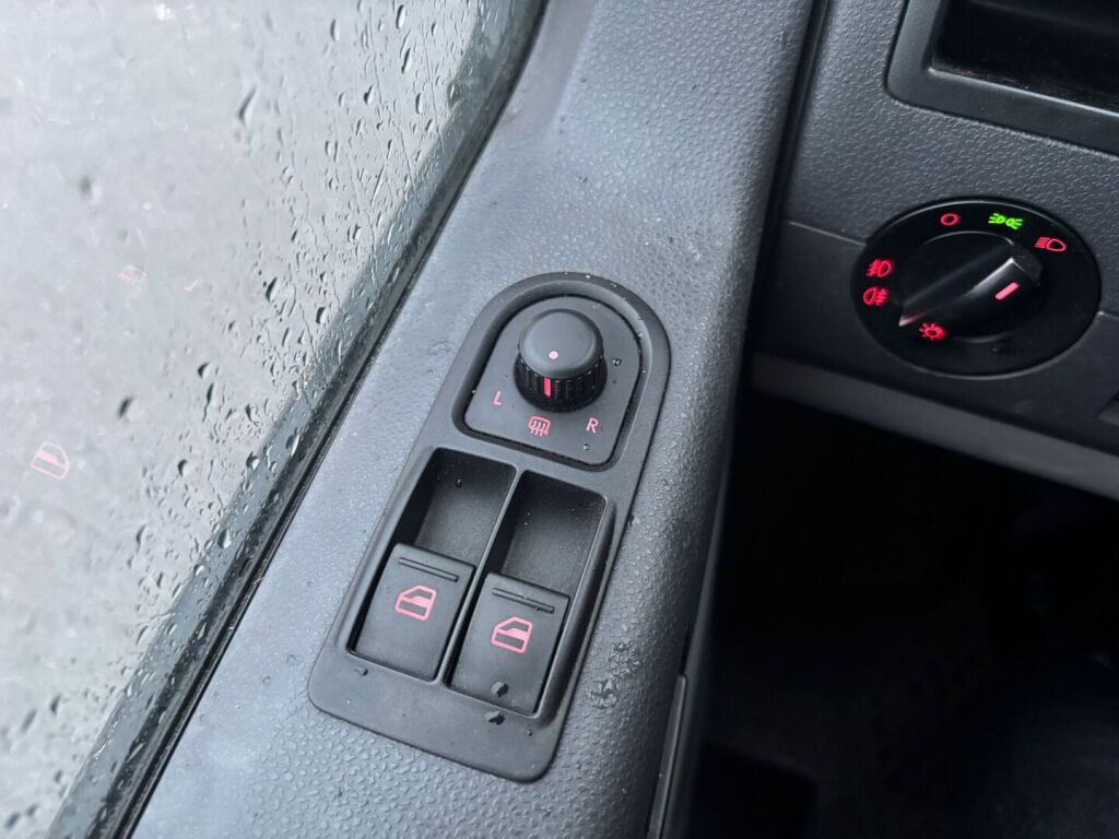 Volkswagen Transporter 2010 Musta