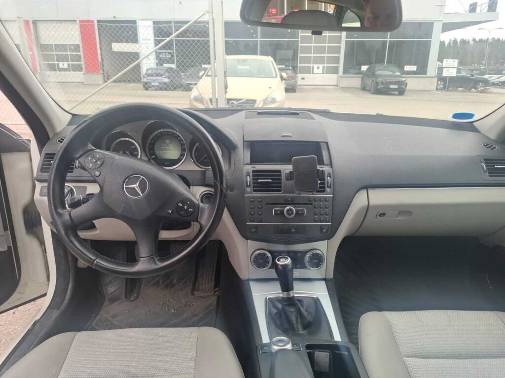 Mercedes-Benz C 2010 Valkoinen