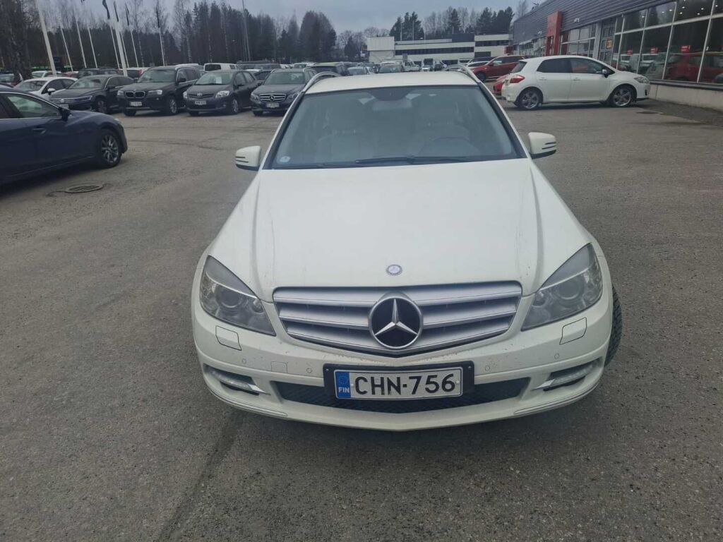 Mercedes-Benz C 2010 Valkoinen