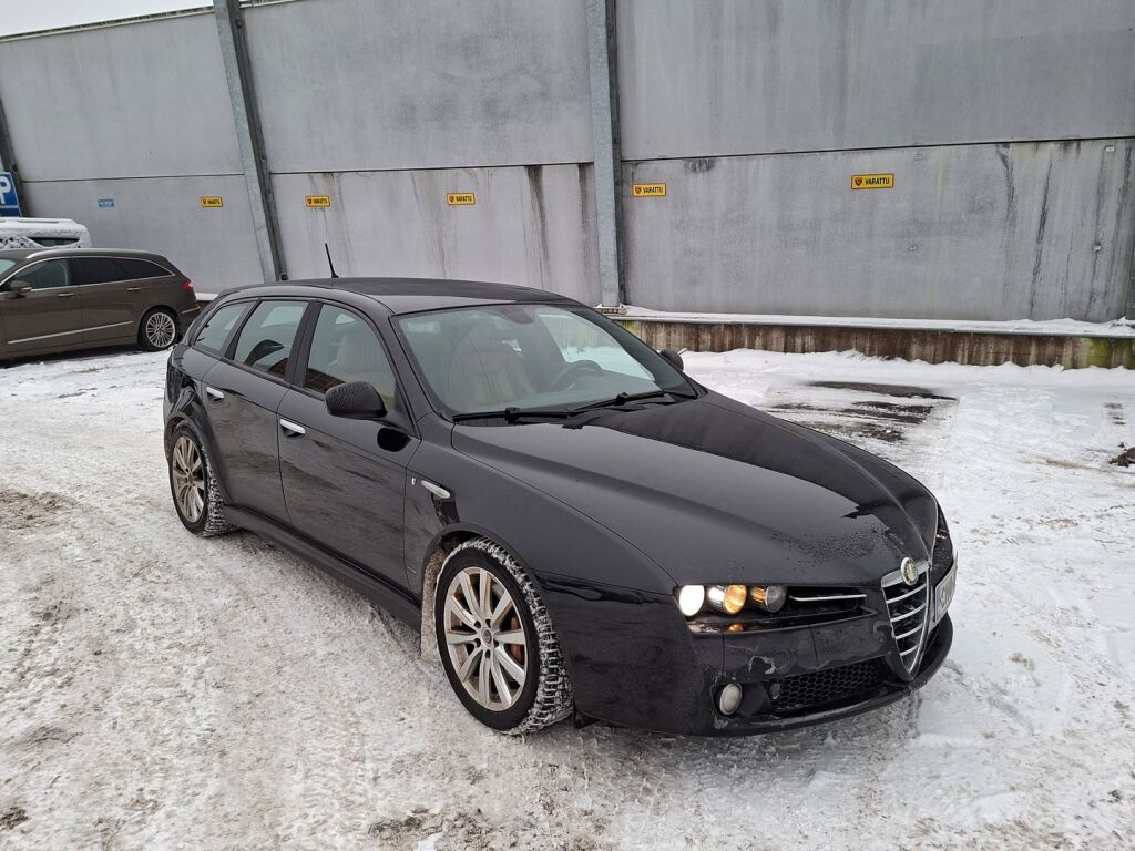 Alfa Romeo 159 2010 Musta
