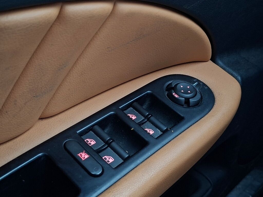 Alfa Romeo 159 2010 Musta