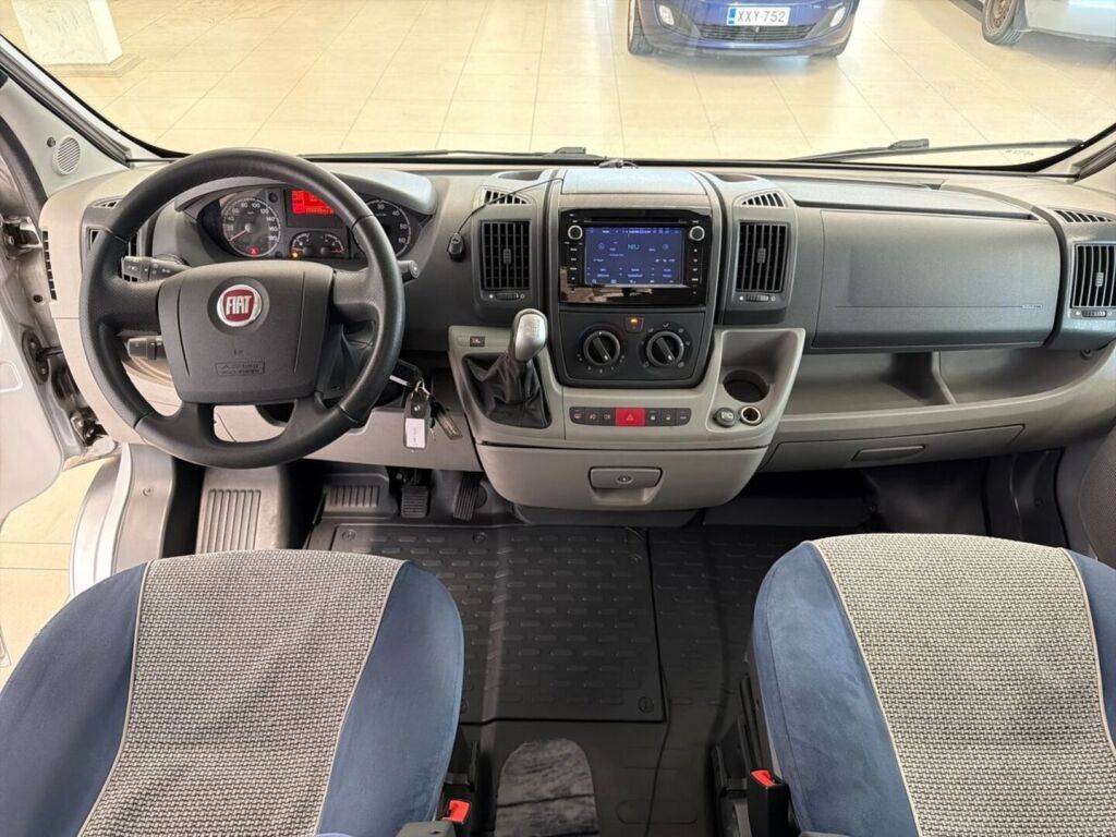 Adria TWIN 600 2010 Harmaa