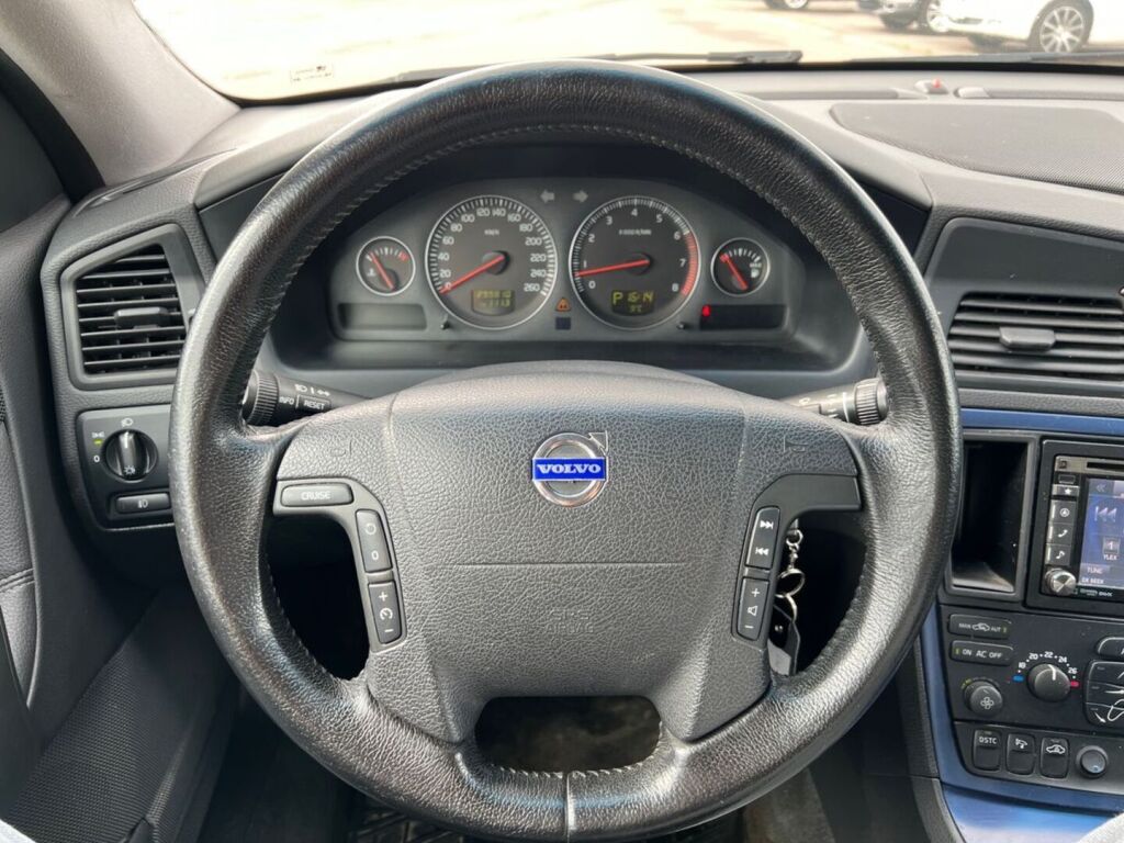 Volvo V70 2005 Sininen