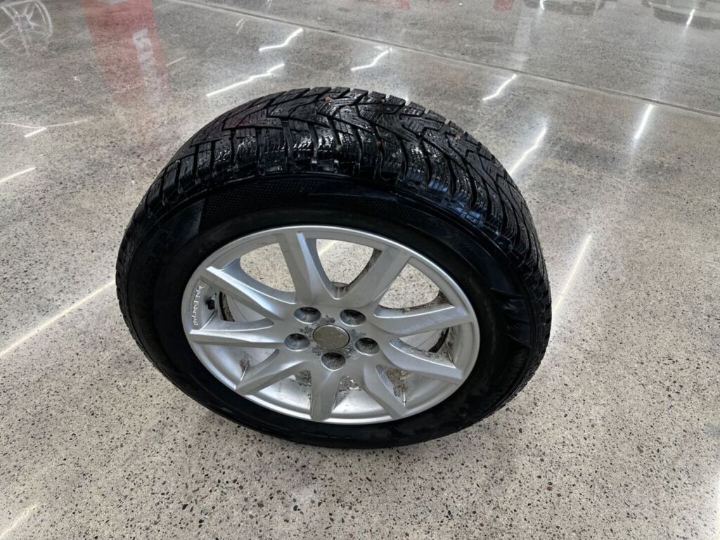 Toyota Corolla 2011 Harmaa