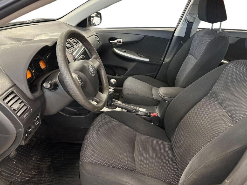 Toyota Corolla 2011 Harmaa