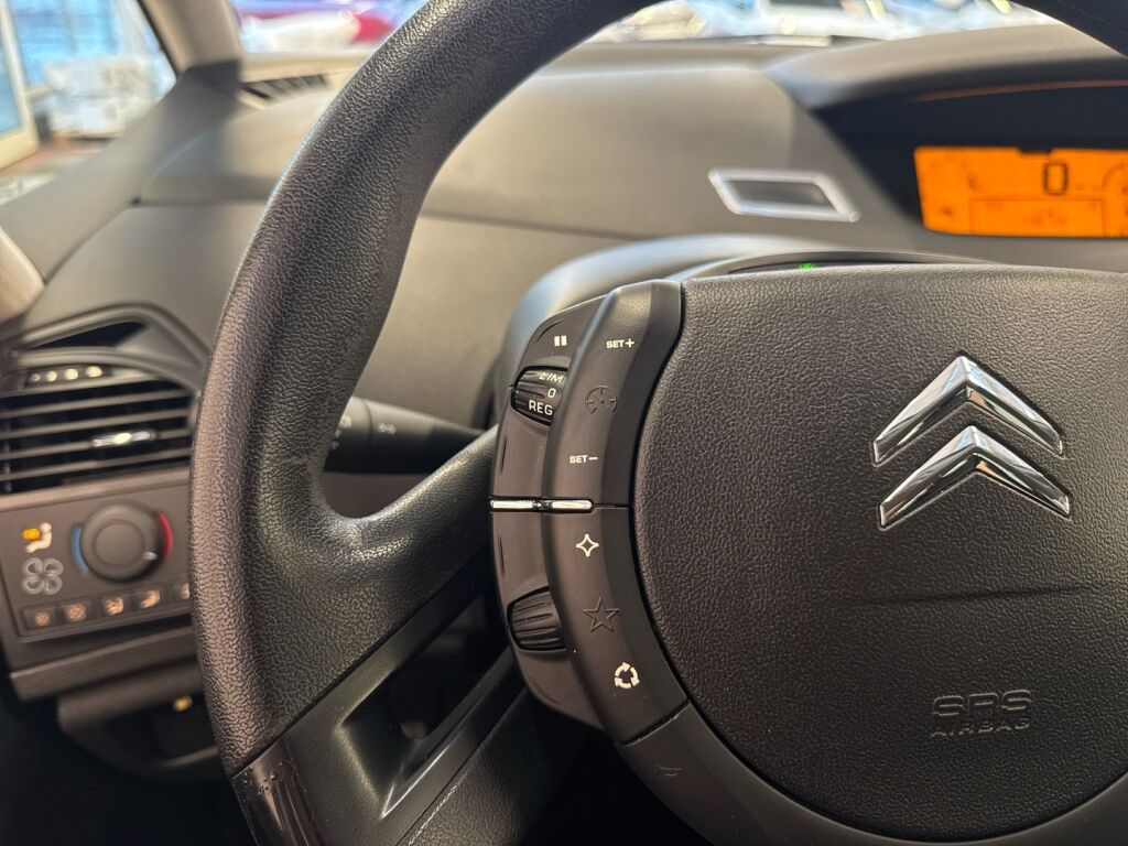 Citroen C4 Picasso 2010 Punainen