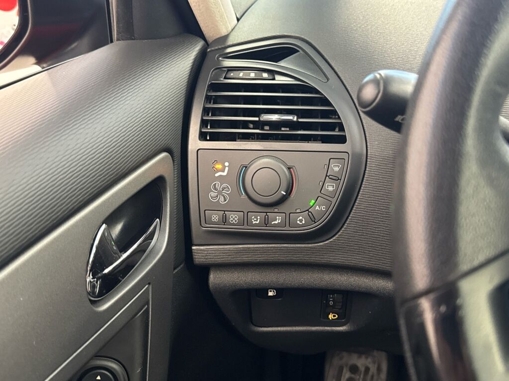 Citroen C4 Picasso 2010 Punainen