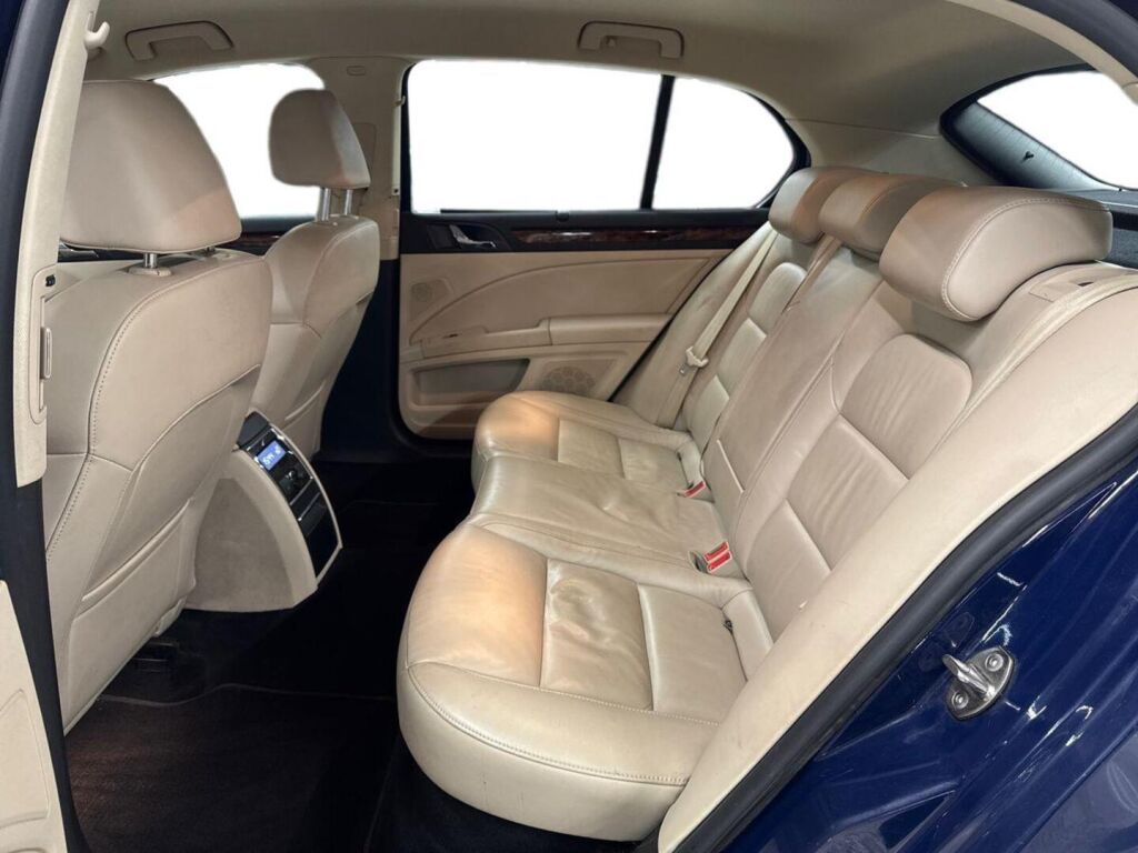 Skoda Superb 2010 Sininen