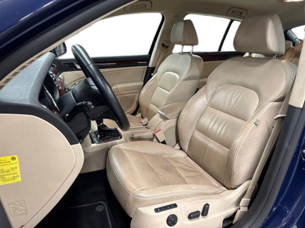 Skoda Superb 2010 Sininen