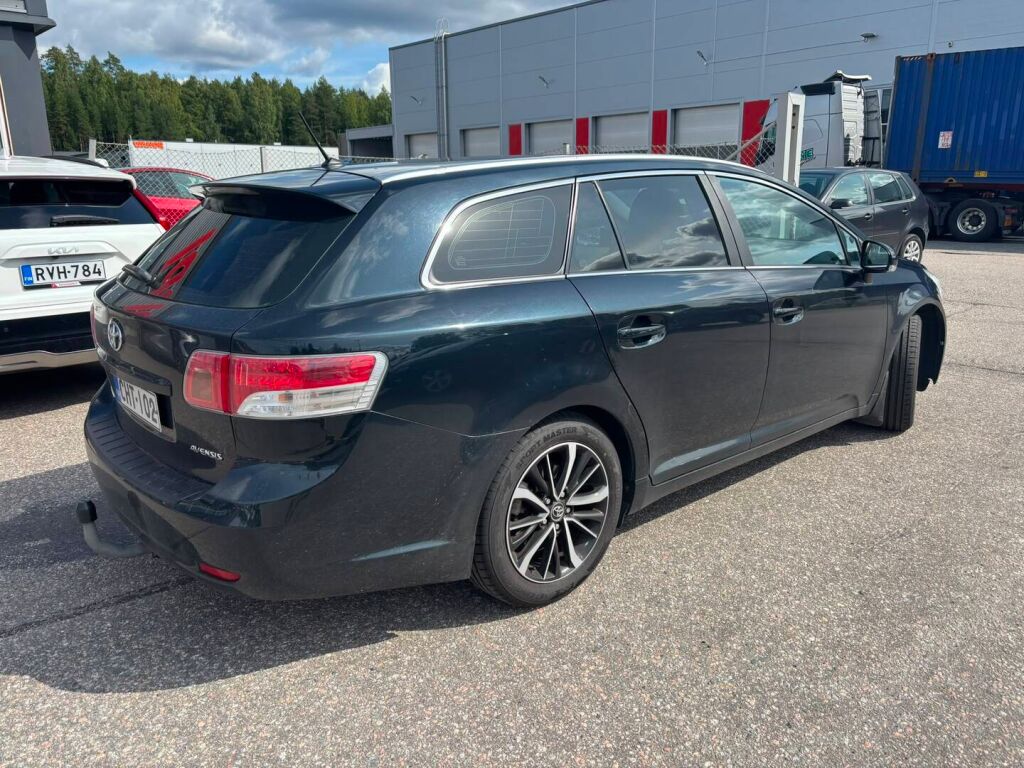 Toyota Avensis 2010 Harmaa