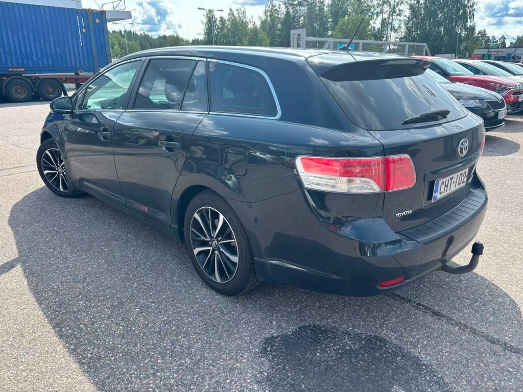 Toyota Avensis 2010 Harmaa