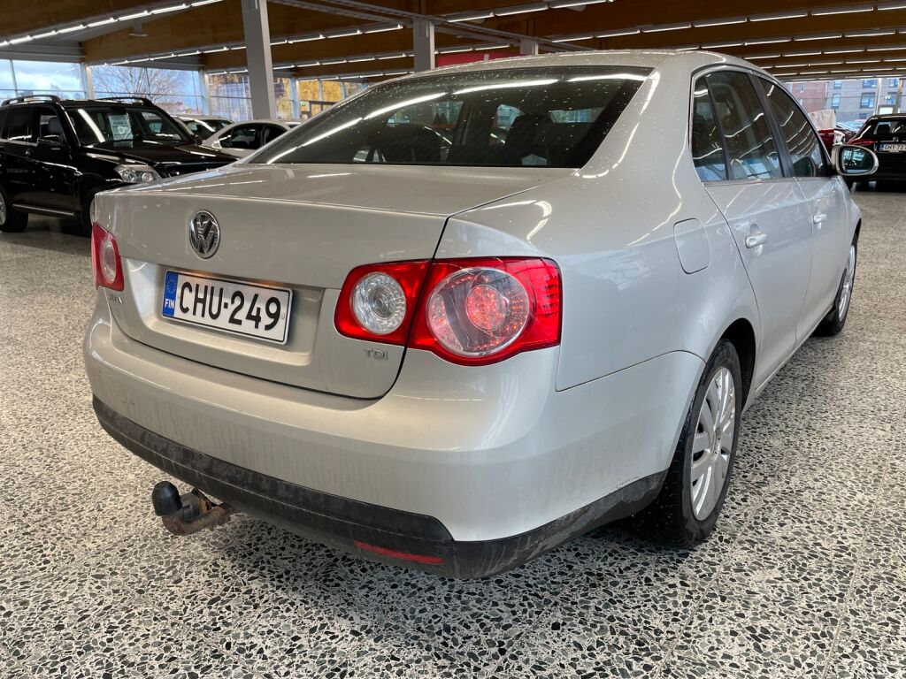 Volkswagen Jetta 2010 Hopea