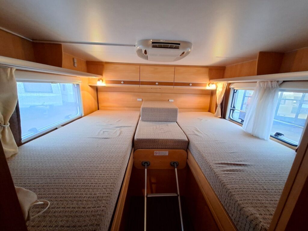 Sunlight T66 2010 Valkoinen