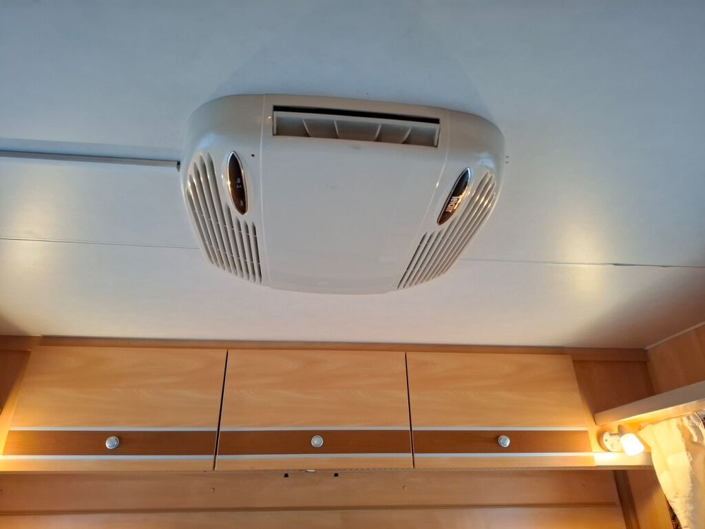 Sunlight T66 2010 Valkoinen