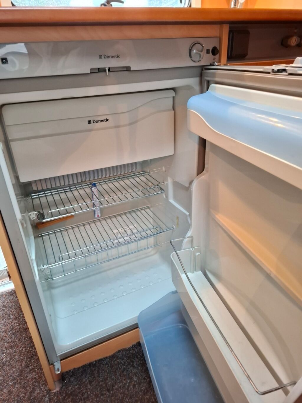 Sunlight T66 2010 Valkoinen