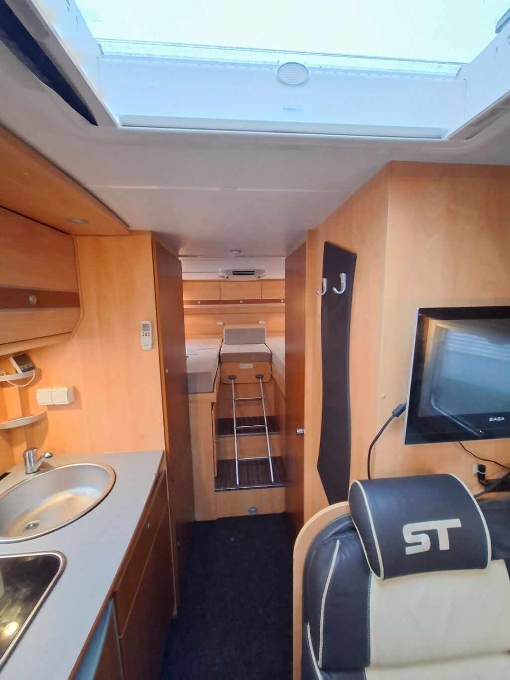 Sunlight T66 2010 Valkoinen