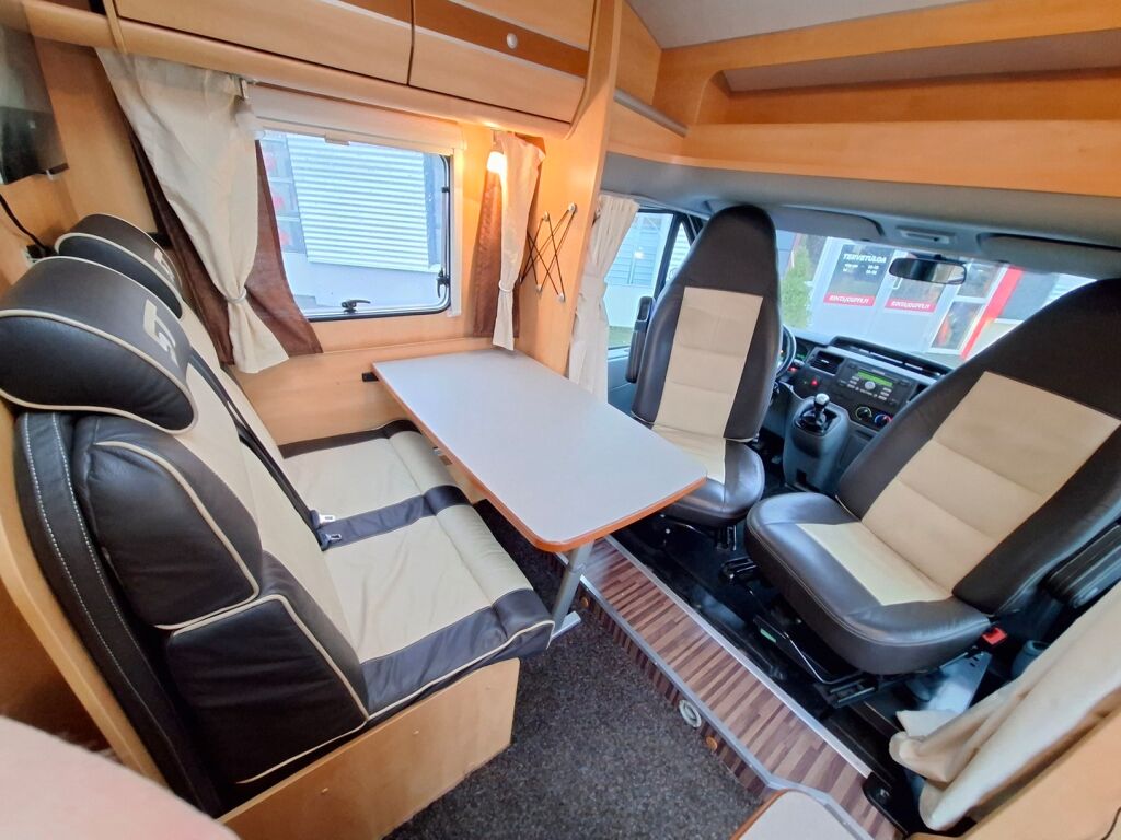 Sunlight T66 2010 Valkoinen