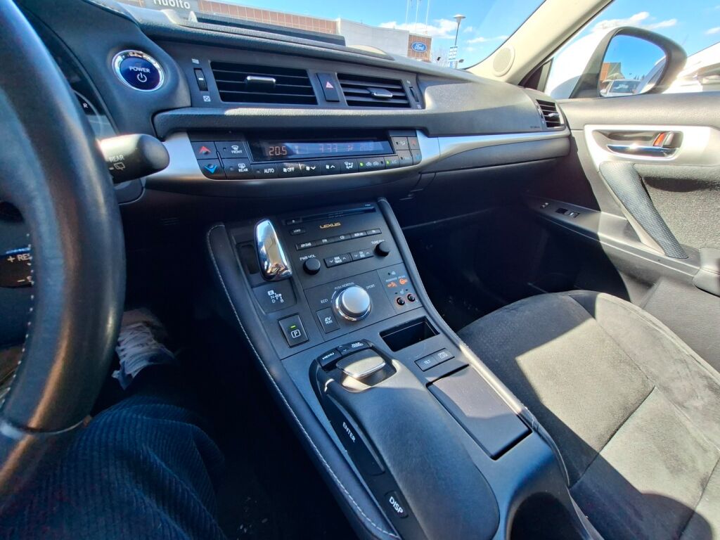 Lexus CT 2011 Valkoinen