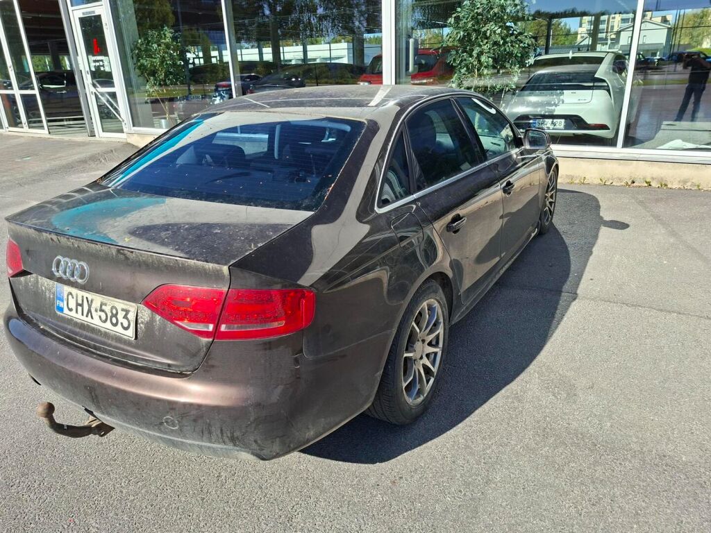 Audi A4 2010 Ruskea (beige)
