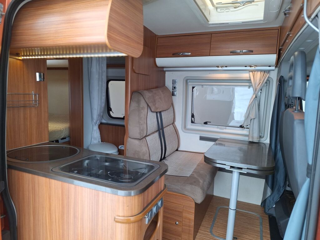 Adria Twin 600 SP 2011 Oranssi
