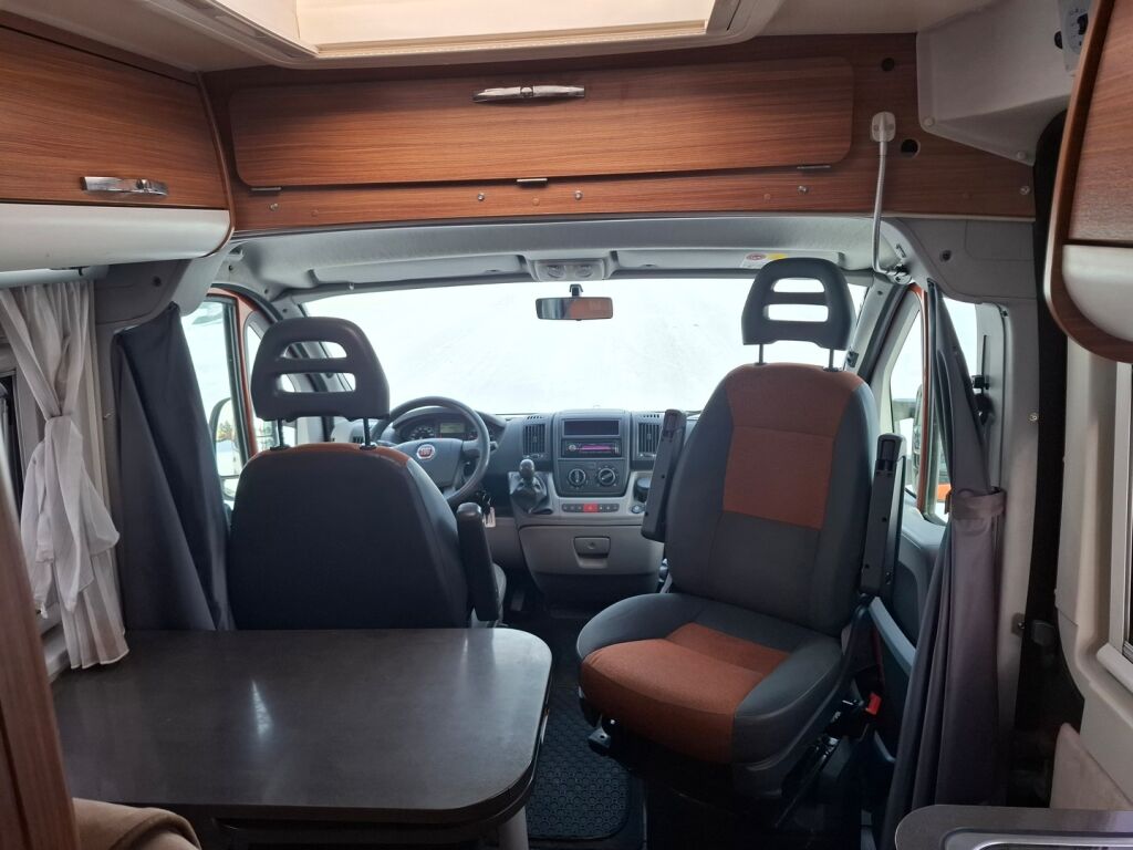 Adria Twin 600 SP 2011 Oranssi