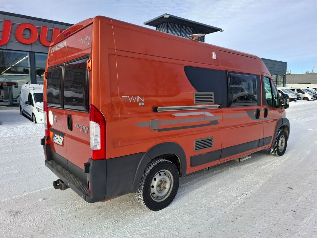 Adria Twin 600 SP 2011 Oranssi