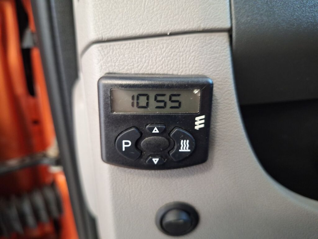 Adria Twin 600 SP 2011 Oranssi