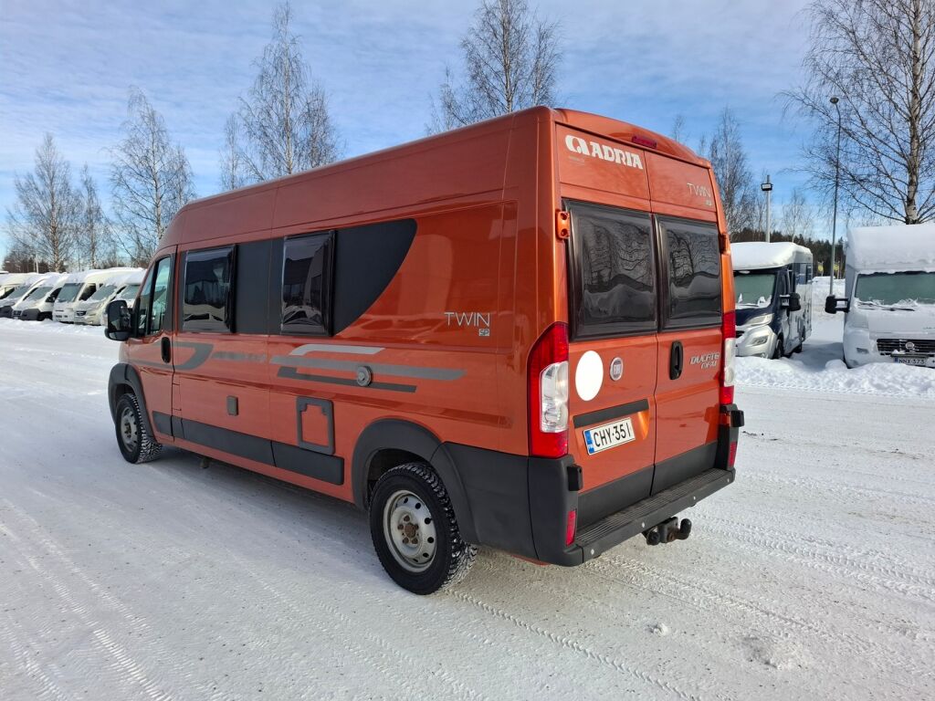 Adria Twin 600 SP 2011 Oranssi