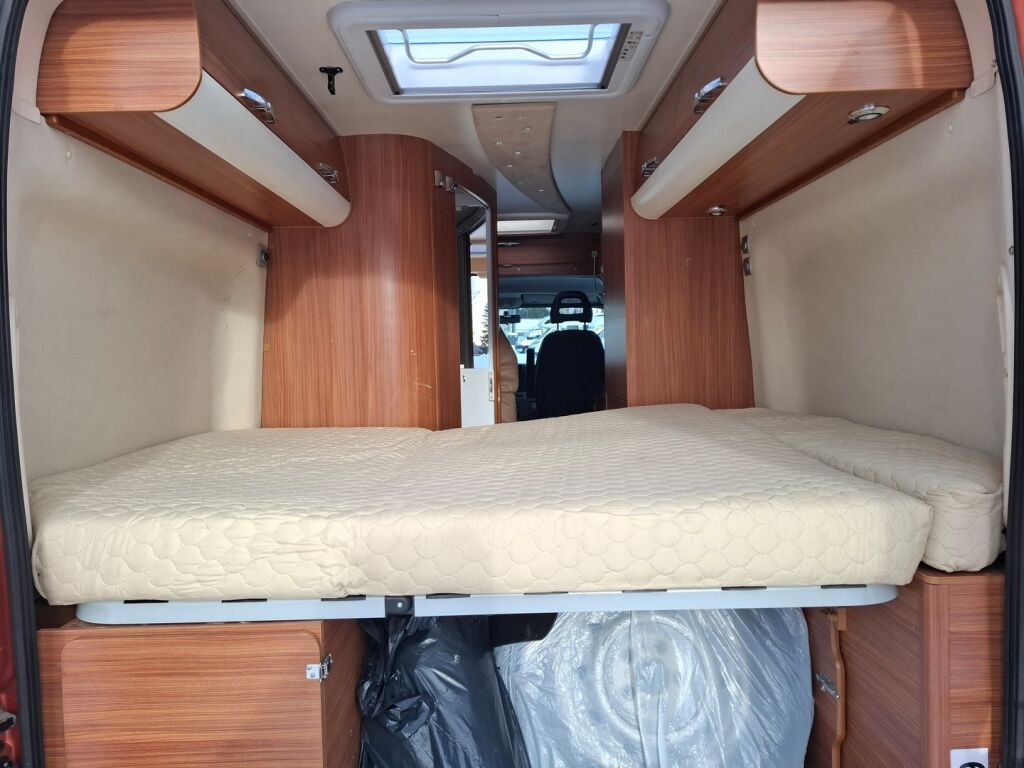 Adria Twin 600 SP 2011 Oranssi