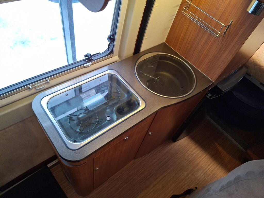 Adria Twin 600 SP 2011 Oranssi