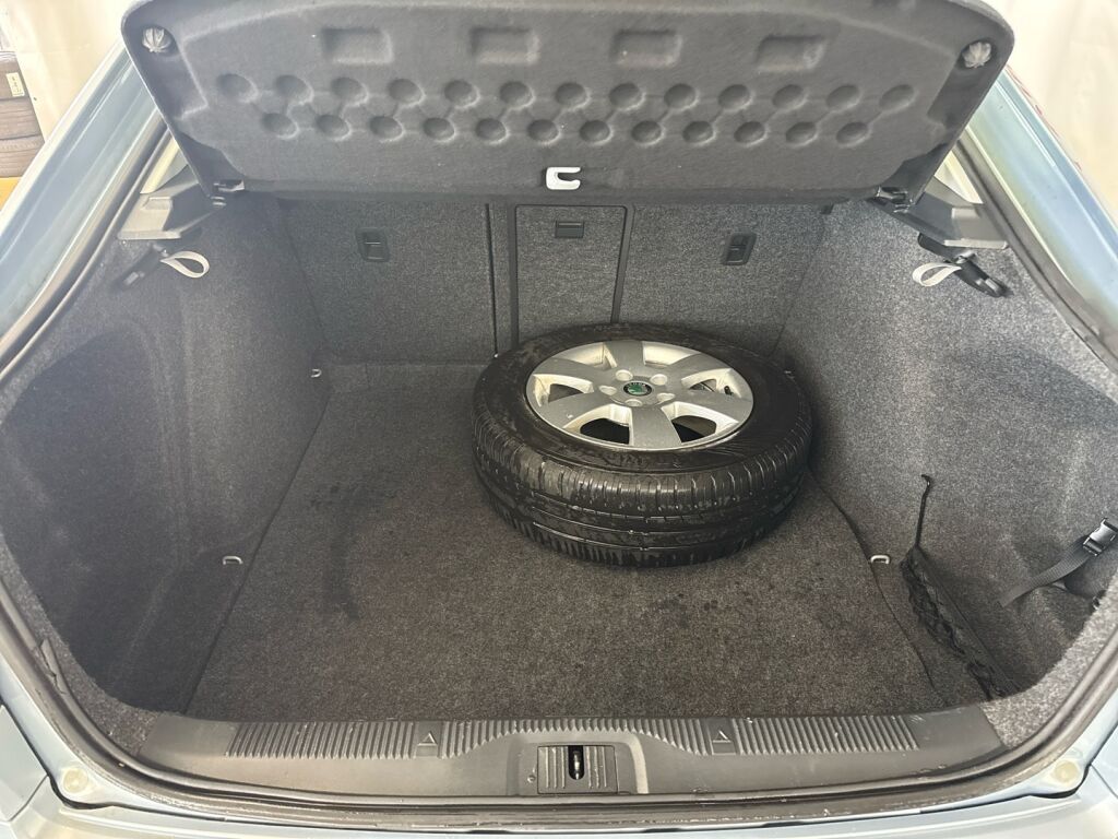 Skoda Octavia 2011 Sininen