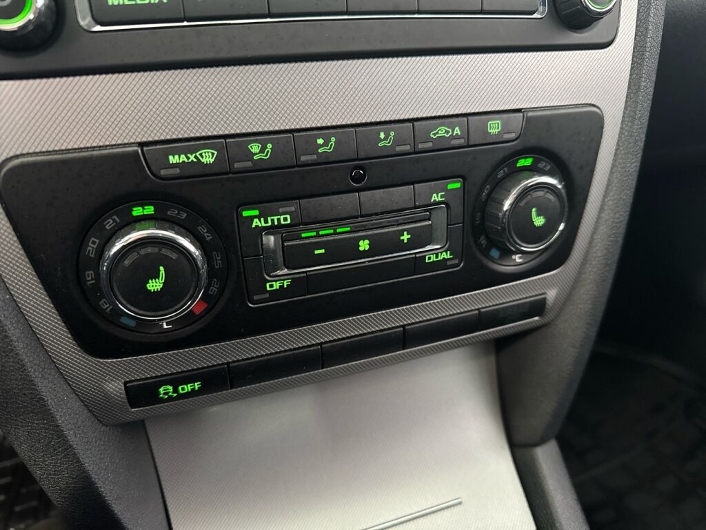 Skoda Octavia 2011 Sininen