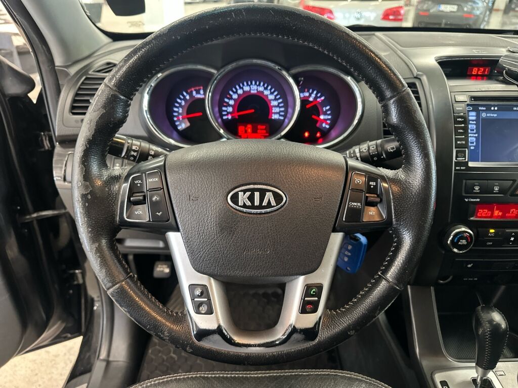 Kia Sorento 2011 Musta