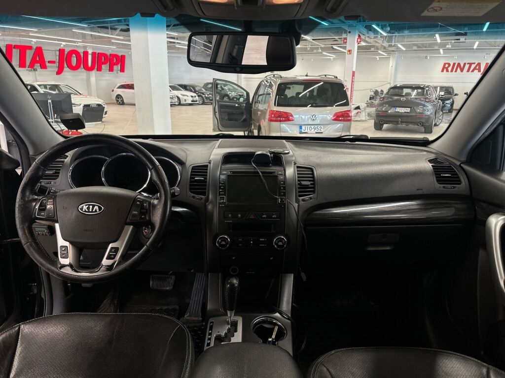 Kia Sorento 2011 Musta