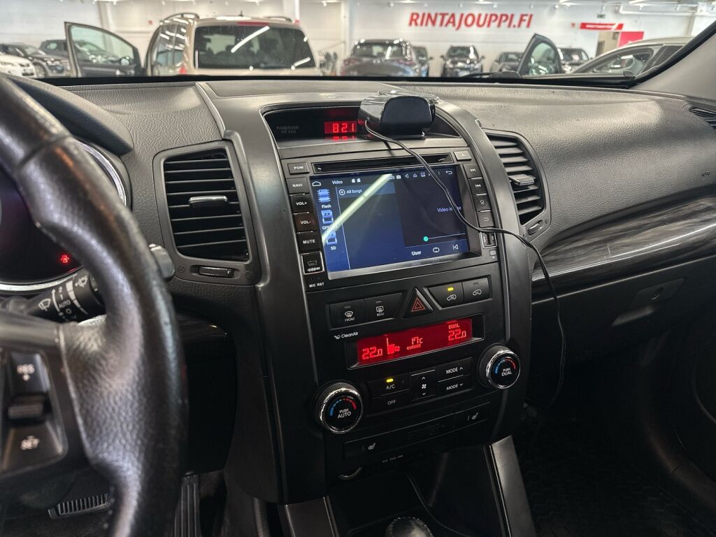 Kia Sorento 2011 Musta