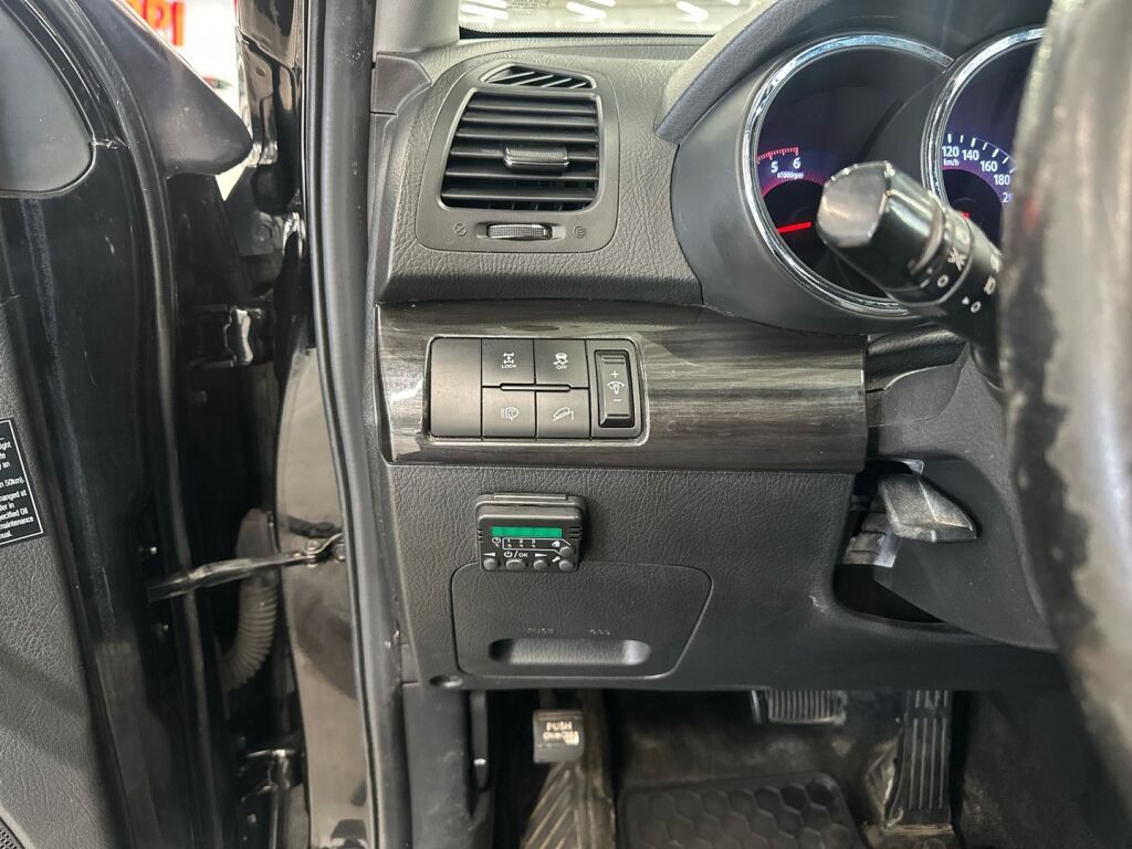 Kia Sorento 2011 Musta
