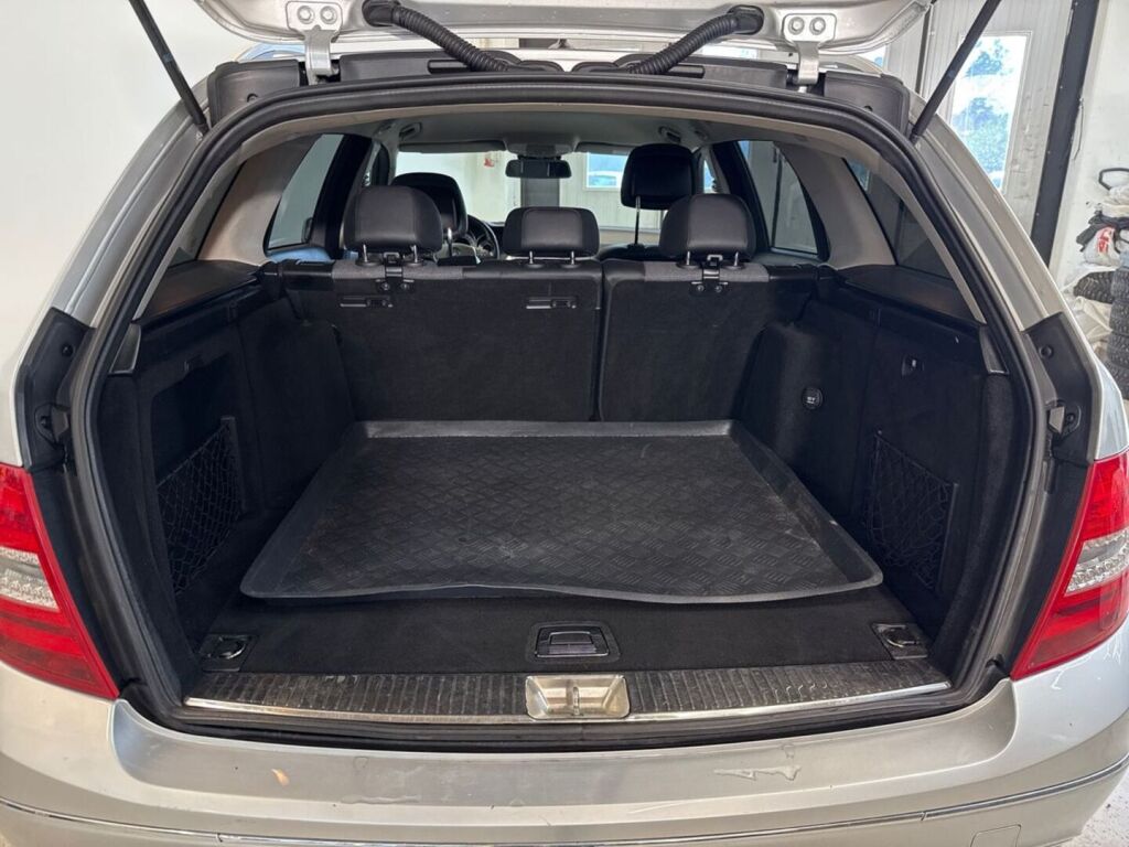 Mercedes-Benz C 2014 Harmaa